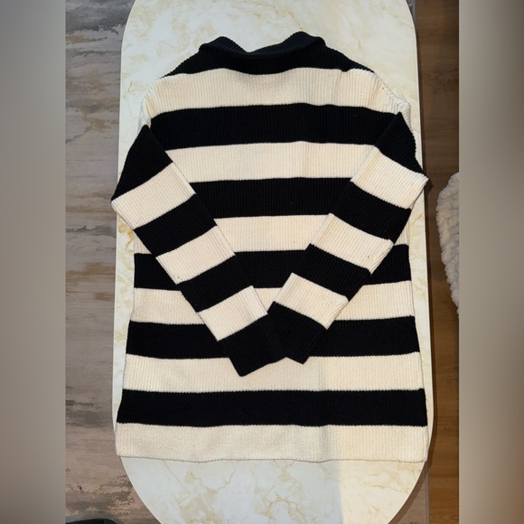 🏷️ 🛍️ NWOT Express Black & White Striped Ribbed 1/4 Zip Knit Sweater 🏷️ 🛍️ - Picture 8 of 8
